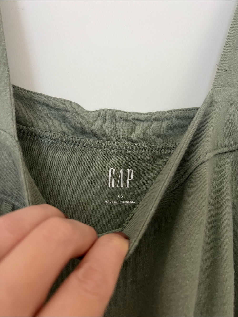 GAP Tank Top - Picture 4 of 8